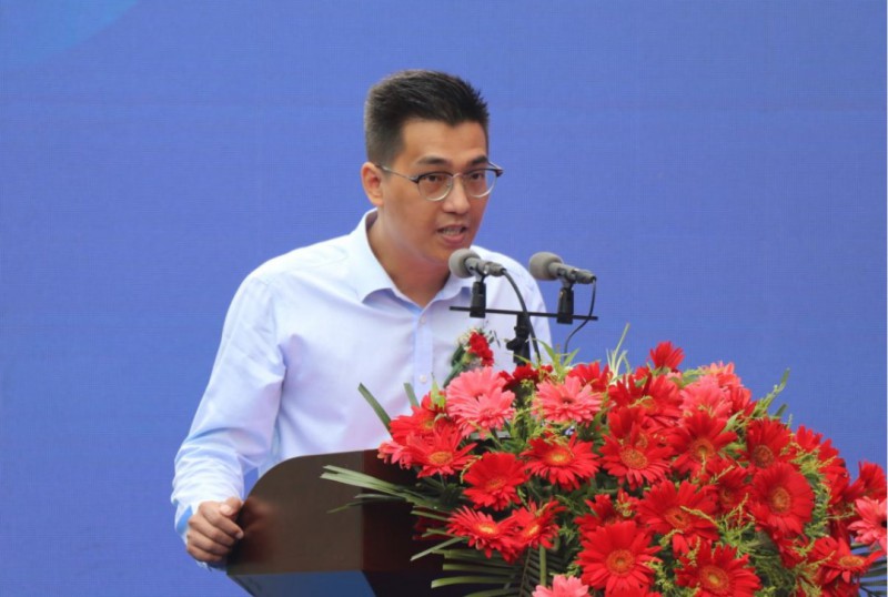 上饶高铁经济试验区管委会副主任徐承俊讲话
